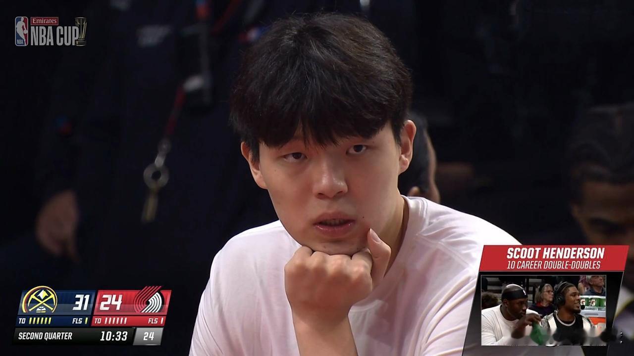 杨瀚森首次未能登场，一朝天子一朝臣，比卢普斯进去了，这新教练一点机会不给啊！