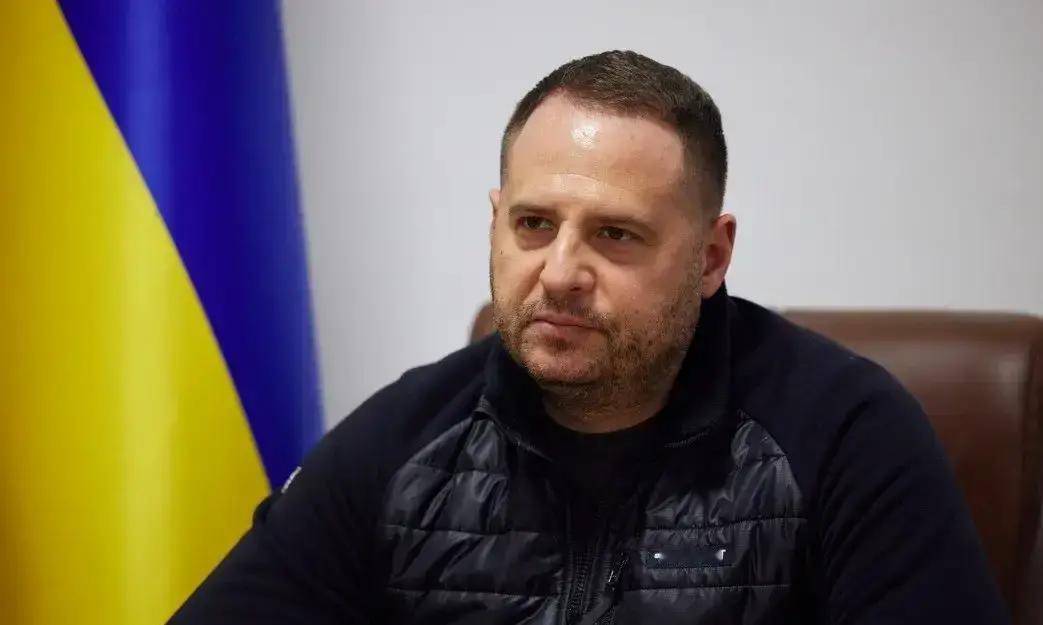 就在刚刚
 
乌克兰政界突然传出了：总统办公厅主任叶尔马克“递交辞呈”的消息，用