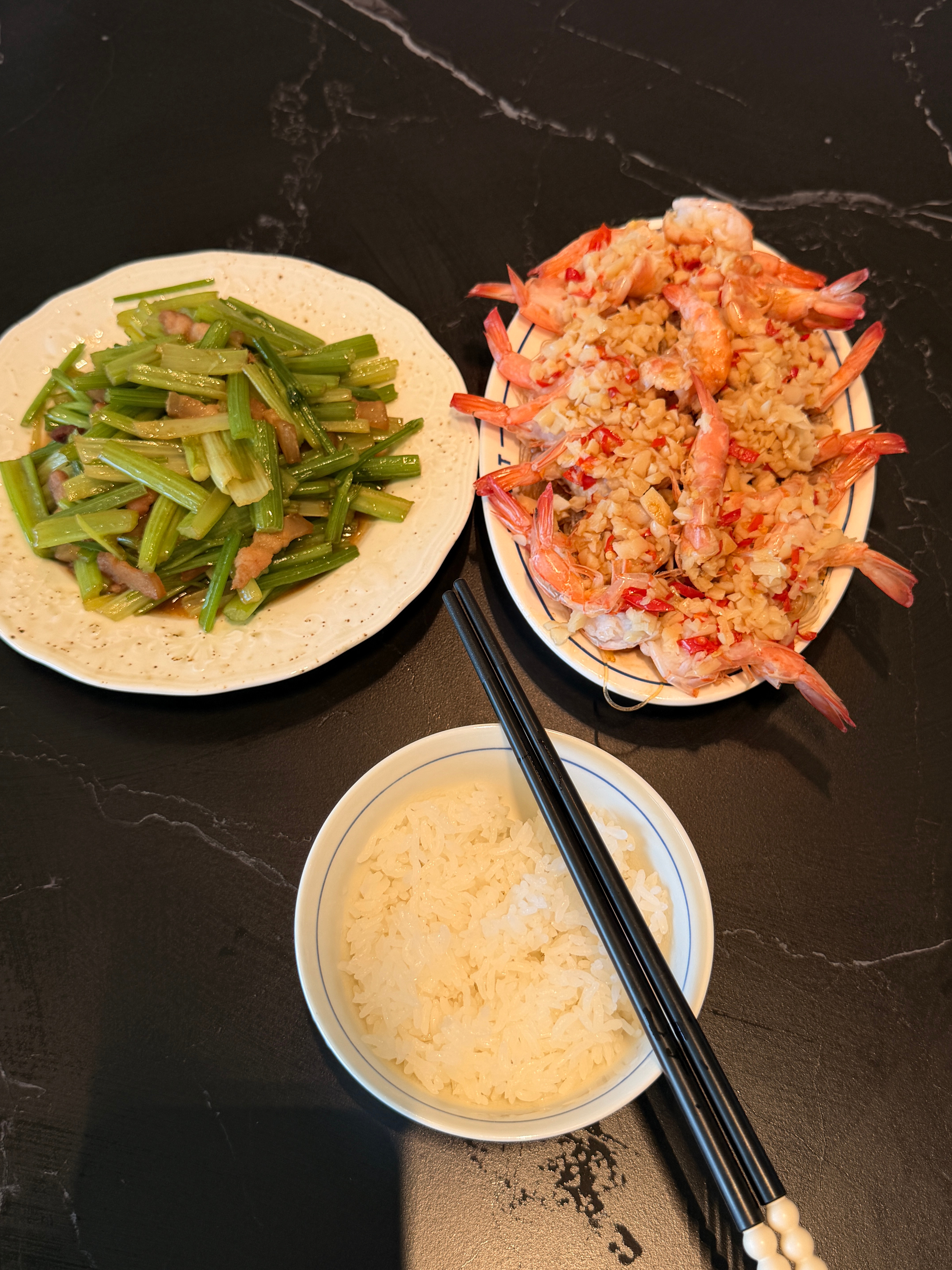 珍惜在家的每一顿饭～宣布我就是全冰黄油的忠实信徒！天气热收到就是冰块化到一半的状