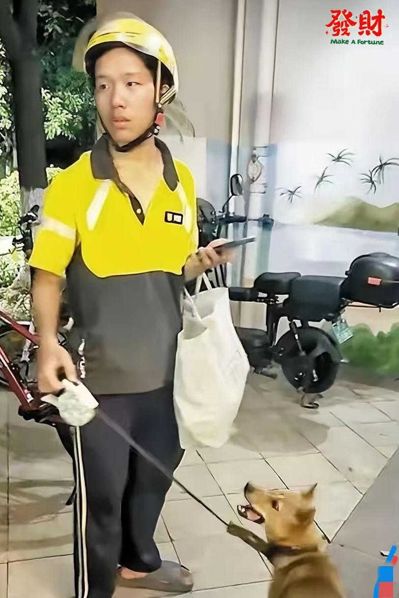 那个睡在浏阳河桥下的19岁外卖员，让整座长沙城破防了
 
那个睡在浏阳河桥下的1