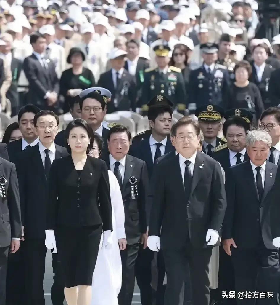 10月19日韩国总统李在明表示，韩国常规军事排力量名全球第五，应该从美国手里收回