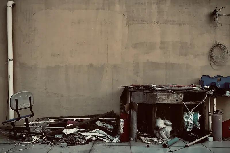 在这个满眼是物质的时代，很多人觉得没物质，人生就不圆满。那物质上一无所有，精神强