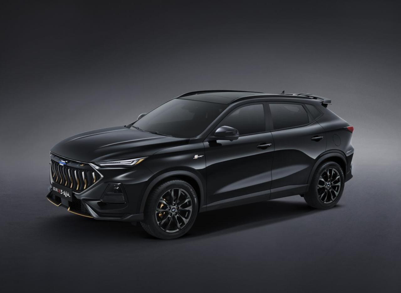 【有车以后 新闻】【长安欧尚X5侠客版官图发布】日前，长安欧尚X5侠客版官图释出