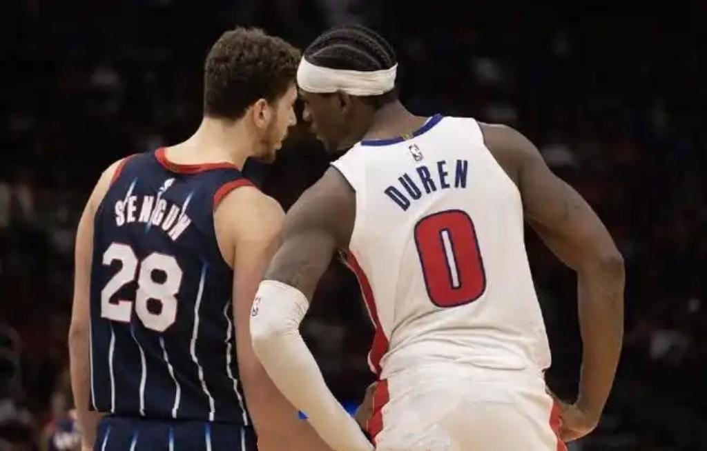 杜伦和申京都不是能打硬仗的全明星

季后赛首轮两场比赛结束后，有两个全明星中锋检