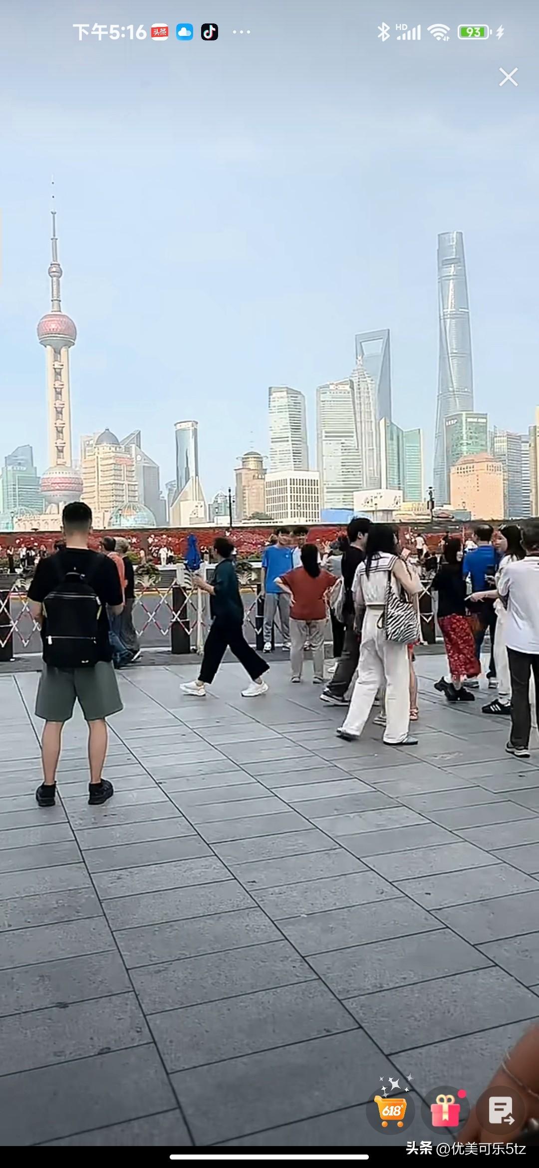 打卡上海外滩，感受繁华都市的魅力！上海外滩，那是一座充满魔力的地方。当你踏上这片