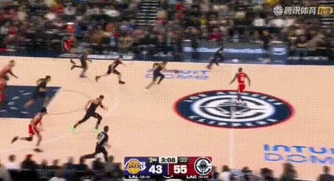 谁带得动？文森特、艾顿连续空篮不进！
这样都进不了哪个带得动你们？这球角色球员太