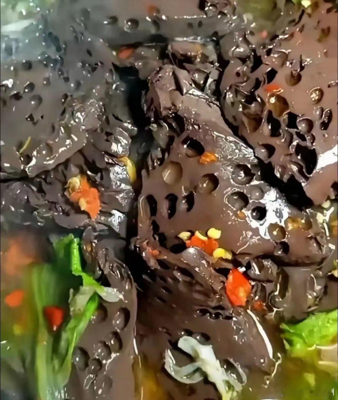 两份猪血，哪份最正宗？[并不简单] 