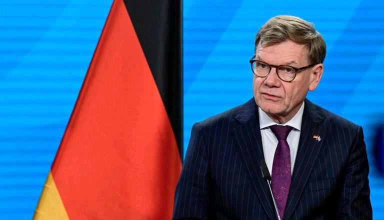 德国外交部长瓦德富尔12月8日重启访华行程。瓦德富尔认为，在国际局势动荡的背景下