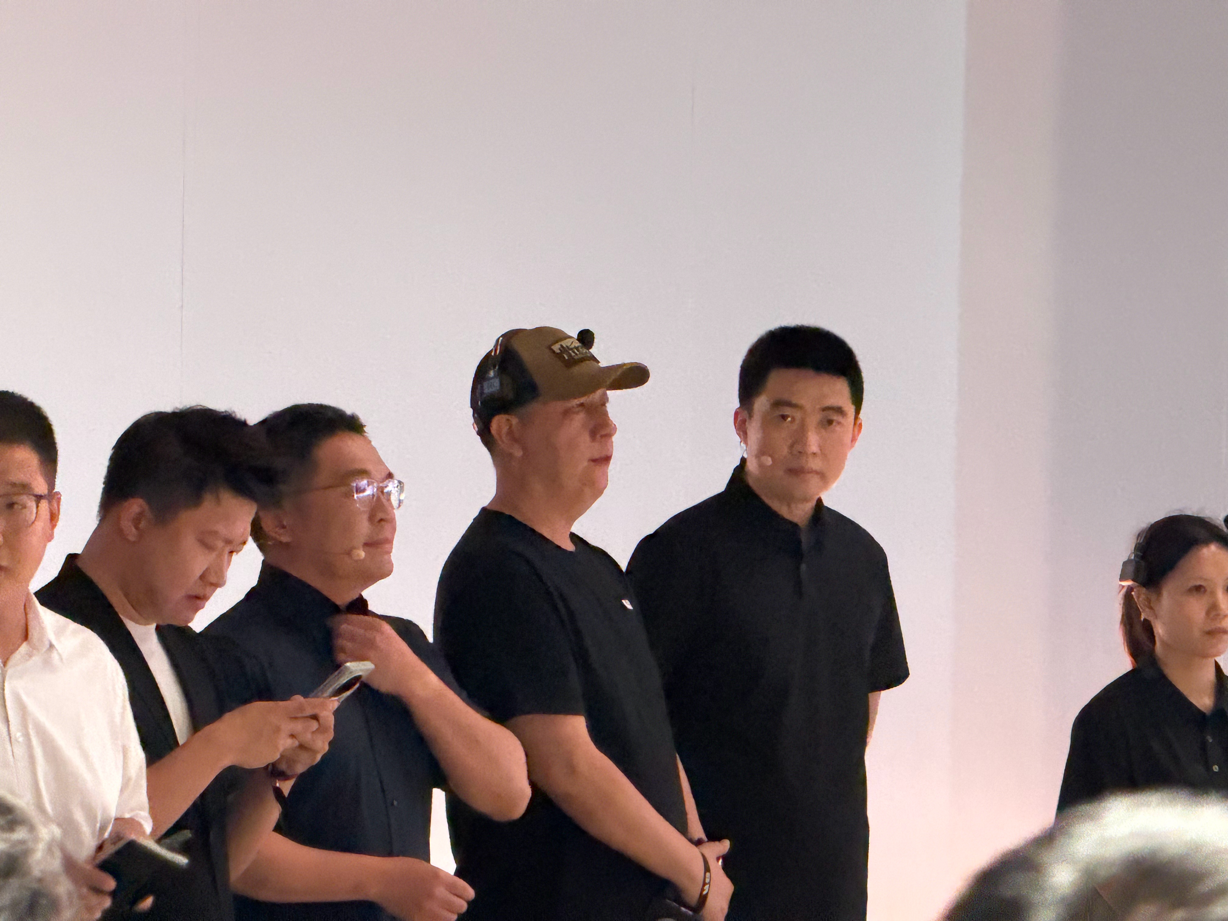 来自CEO的凝视[并不简单] ​​​