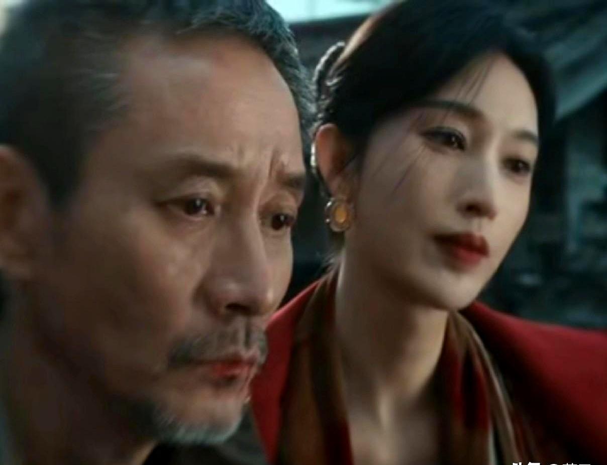 而且在二十年前她就已
 

林姨是地枭，二十年前和蒋百川交手，还能变人混入人群，