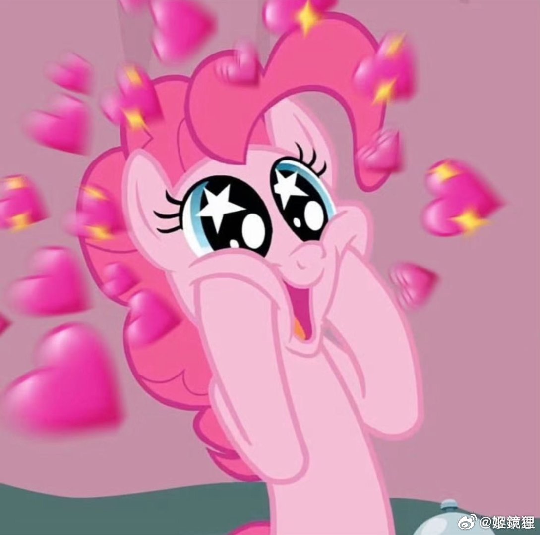 打工人如何通过首饰快速摆脱路人感摒弃过于浮夸的款式，选择一条设计感十足的叠戴项链