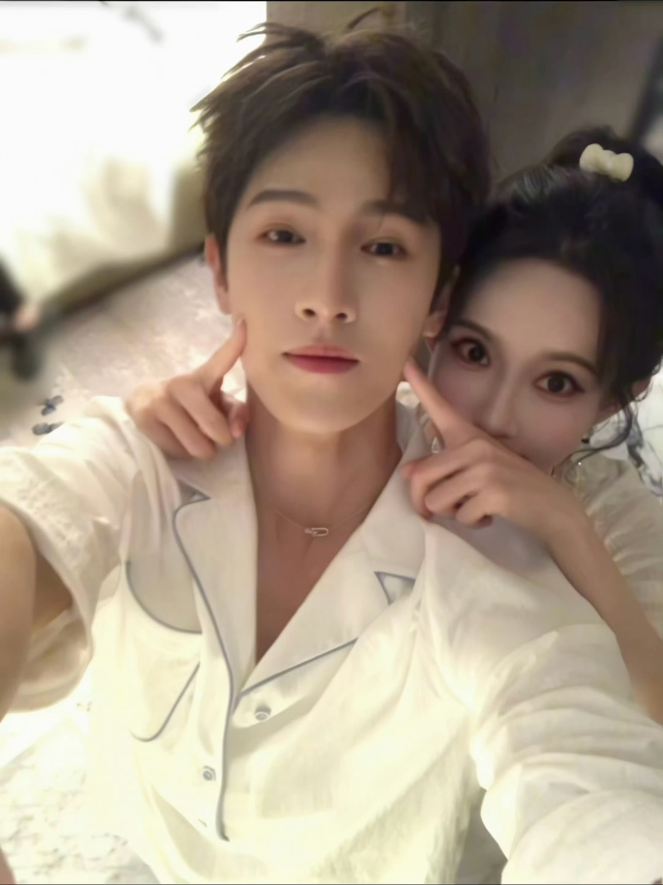 孟子义李昀锐尚公主情侣自拍这和谈了有什么区别？这个七夕宣发尚公主赢很大，感觉剧宣