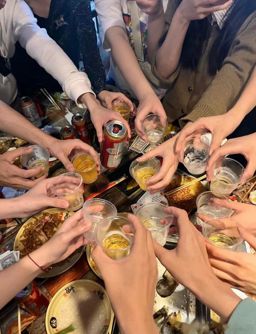 #手机信号弱的痛谁懂# ，我不觉得这是痛，因为这个话题下大家问#折叠屏手机信号哪