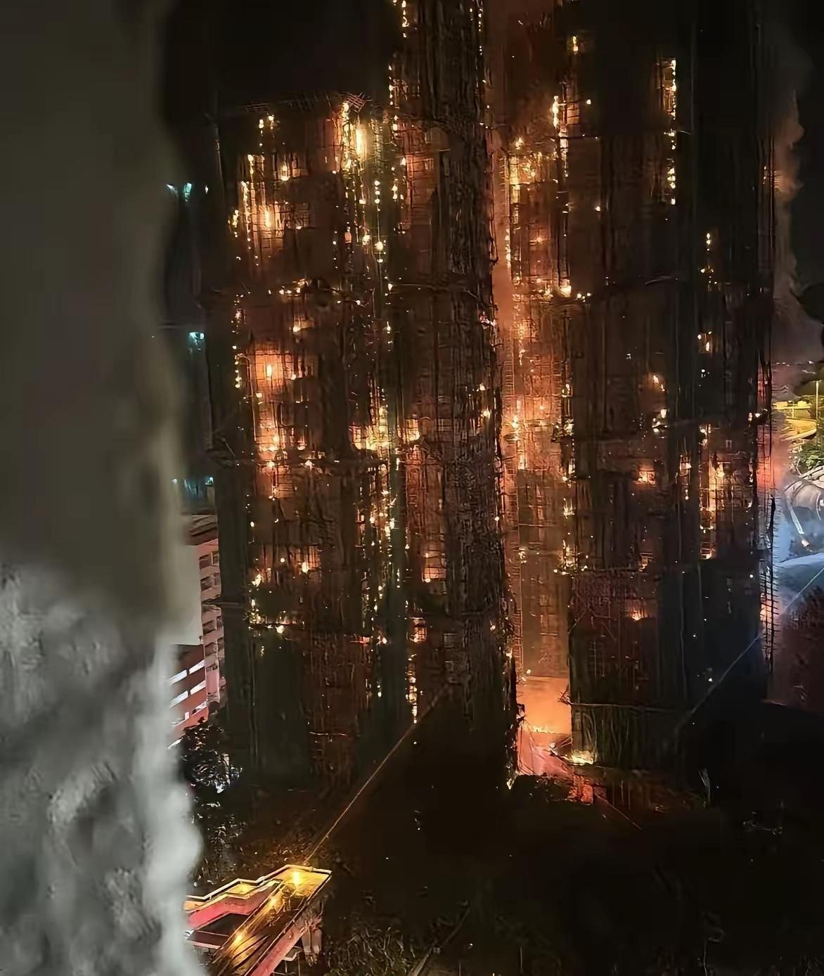 这次香港大火，真的给所有人敲了警钟——再有钱也别碰“握手楼”，楼间距窄的房子，买