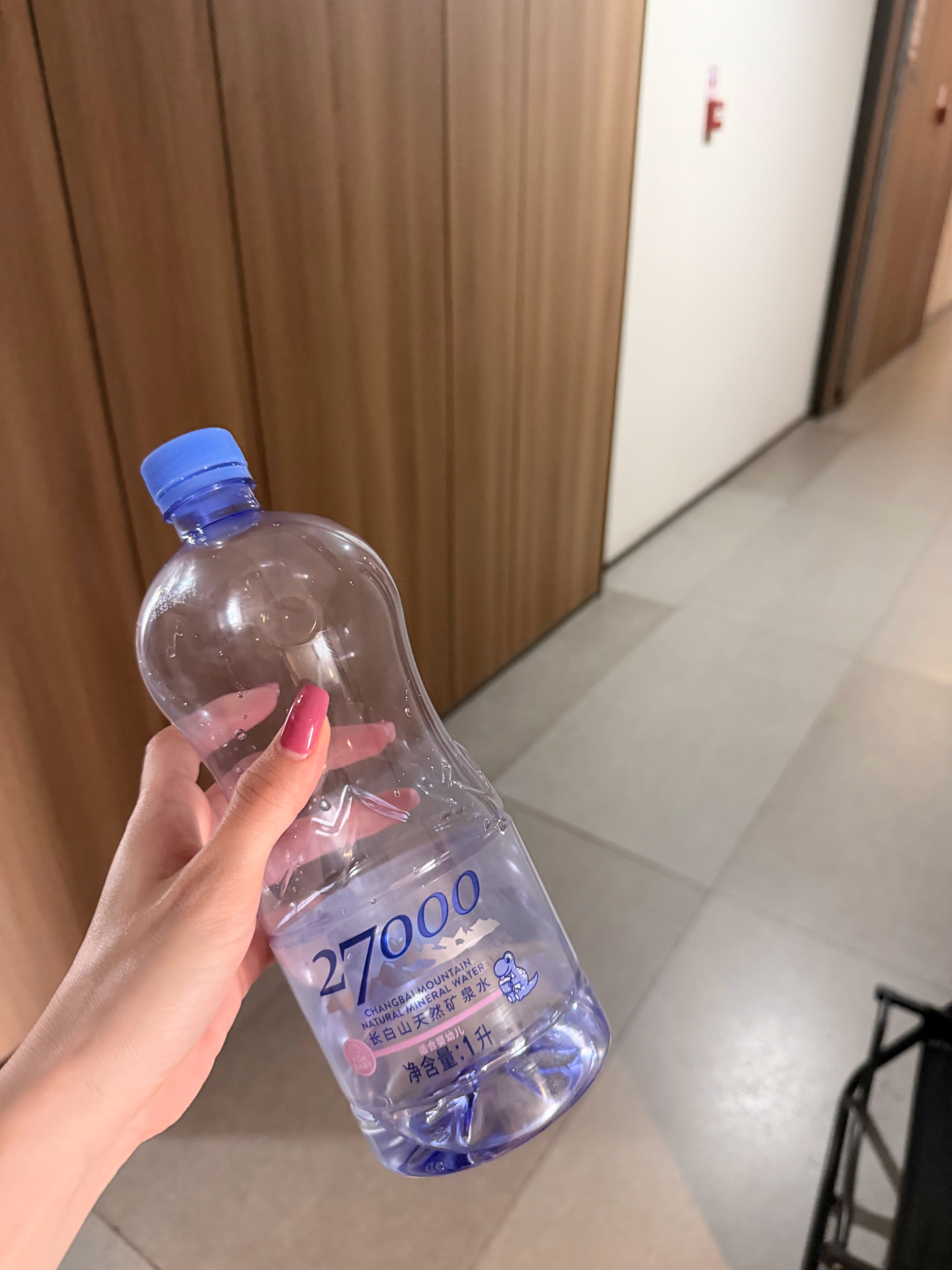 我真的是一个超爱喝水人，健身一个小时一瓶喝完了[嘻嘻]这是个好习惯 ​​​