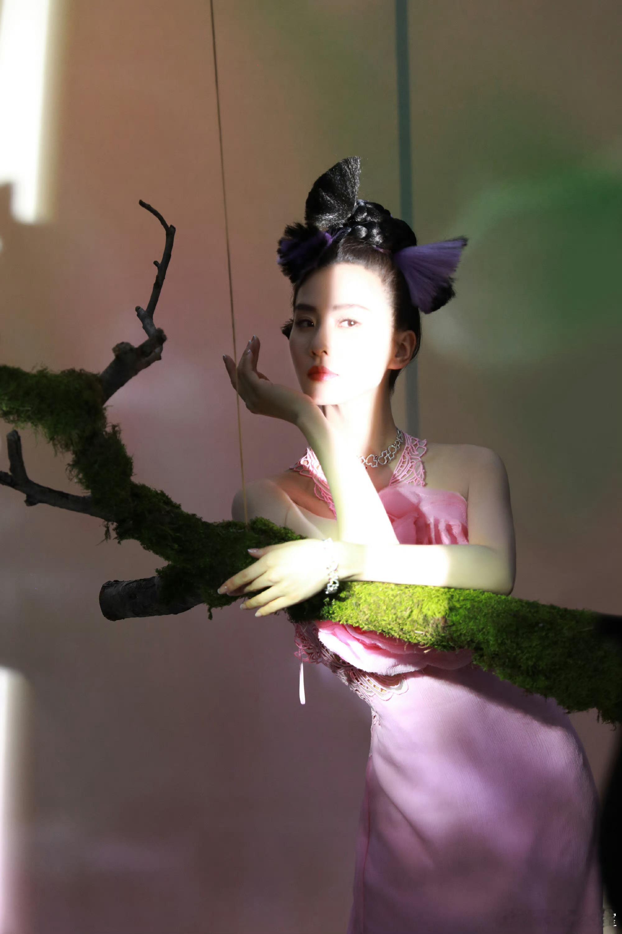#刘亦菲撞衫刘诗诗# 两代神仙姐姐啊[兔子] ​​​