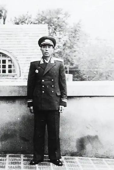 1959年，吉林军区司令员的长女不幸死于部队车辆事故，涉事部队连夜将司机暂时隔离