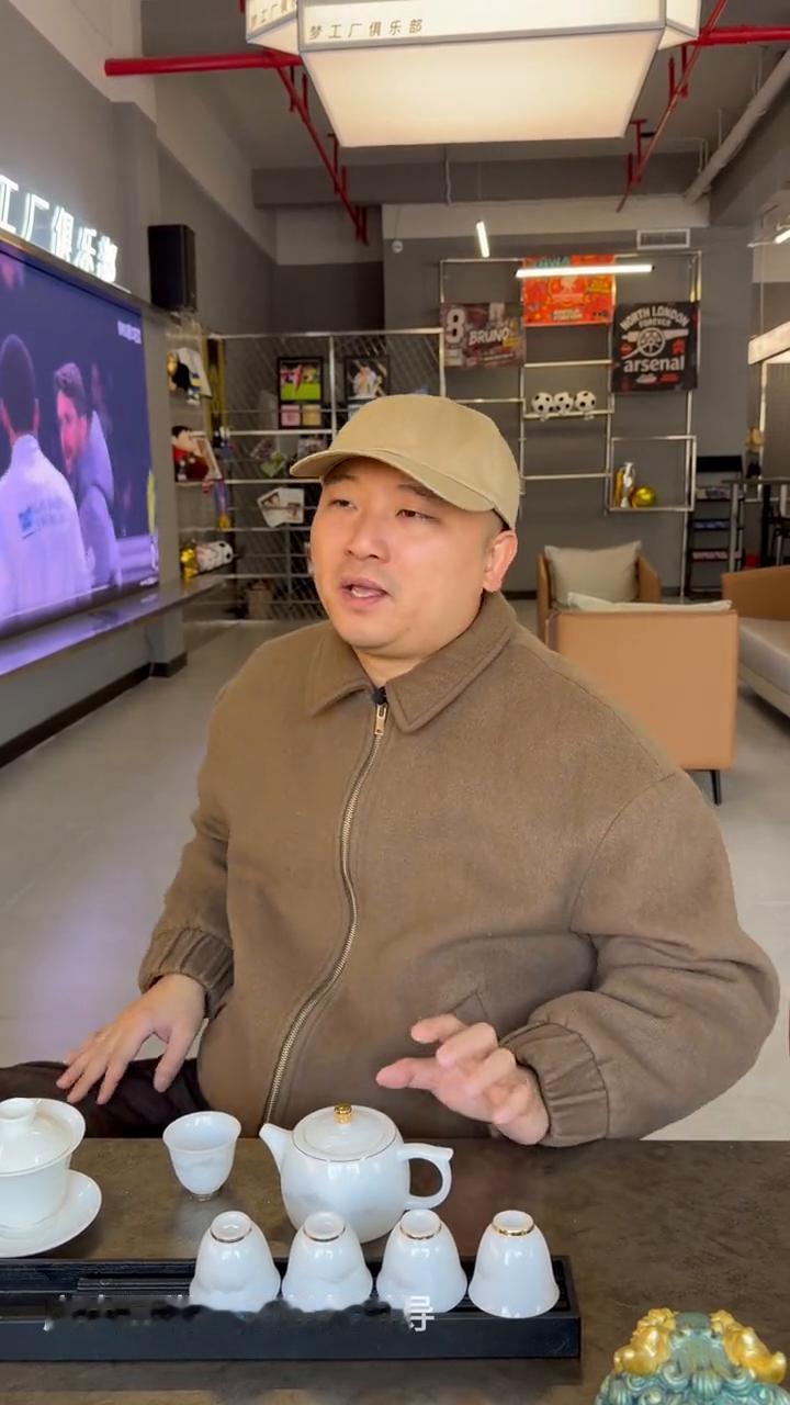 兄弟，你今天找我，你找对了。你要是中了大奖，别听网上那些人瞎嚷嚷，让你保密，没一