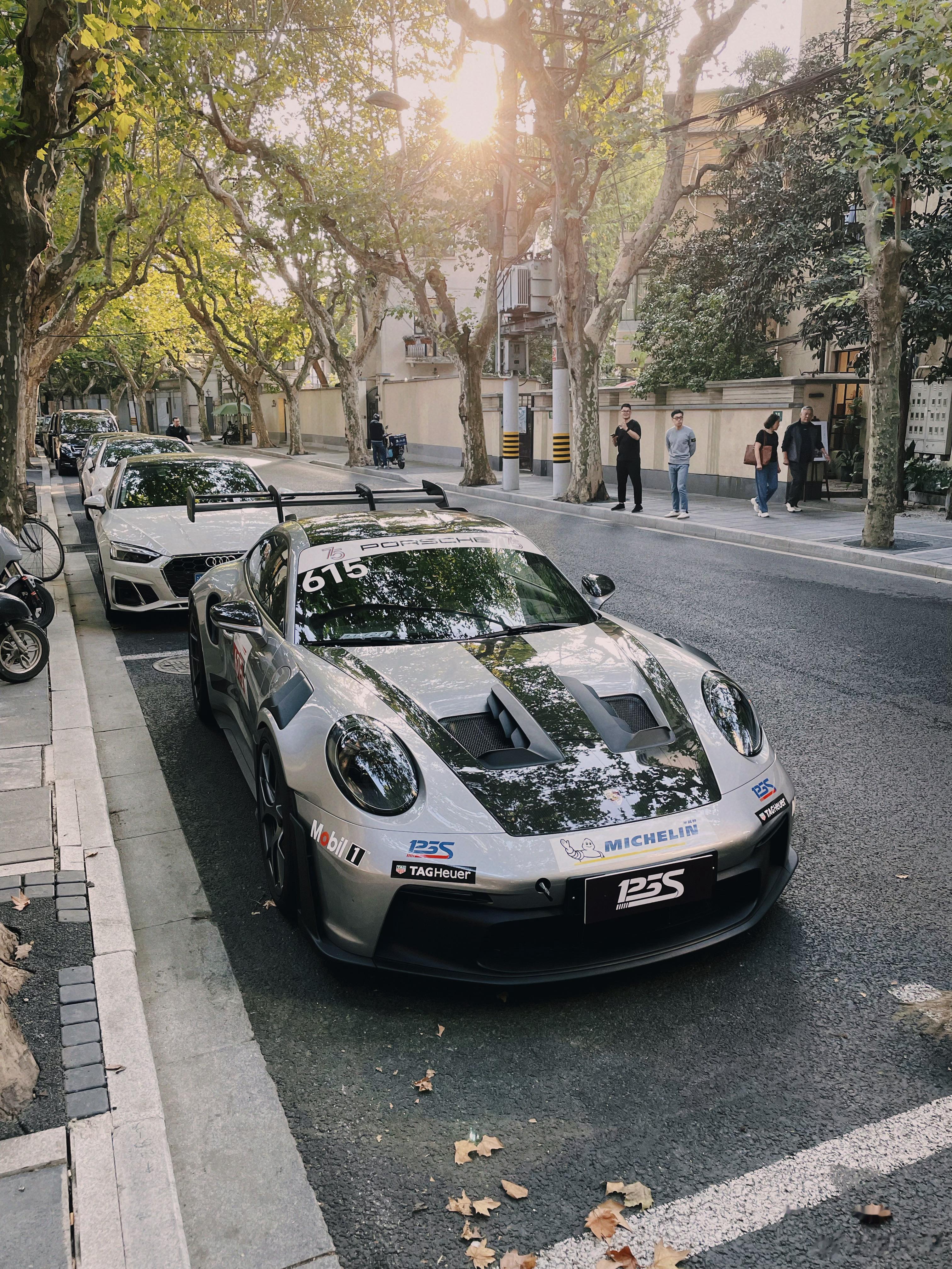 第4次见到这台992GT3RS，前2次是在香港，后2次是在上海[舔屏]感慨一下，