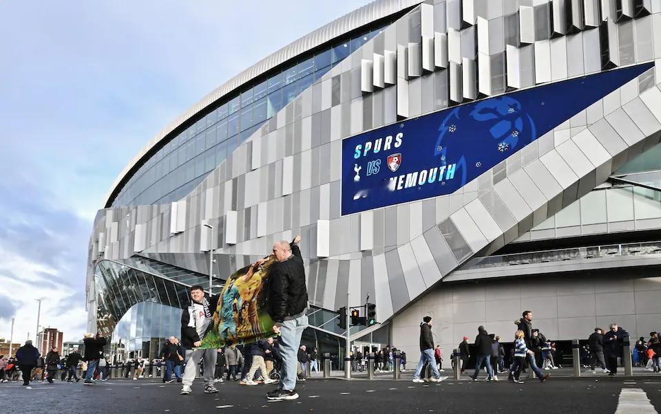 每日电讯报Matt Law，作为刘易斯家族在幕后发起的重大改革的一部分，Alex