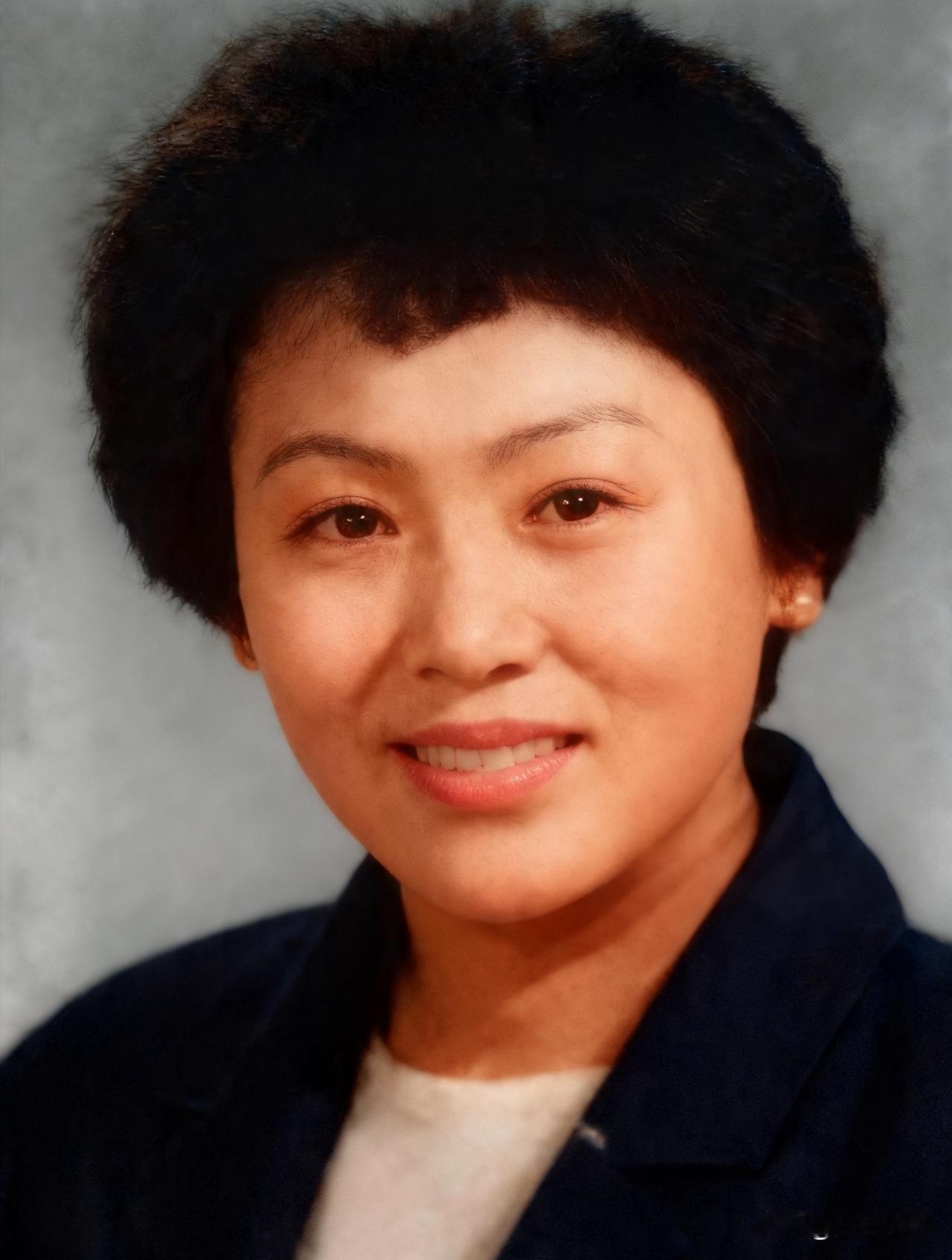 杨至芳，从湖北荆州松滋走出来的京剧名旦，12岁进松滋京剧团， 1987年主演《祭