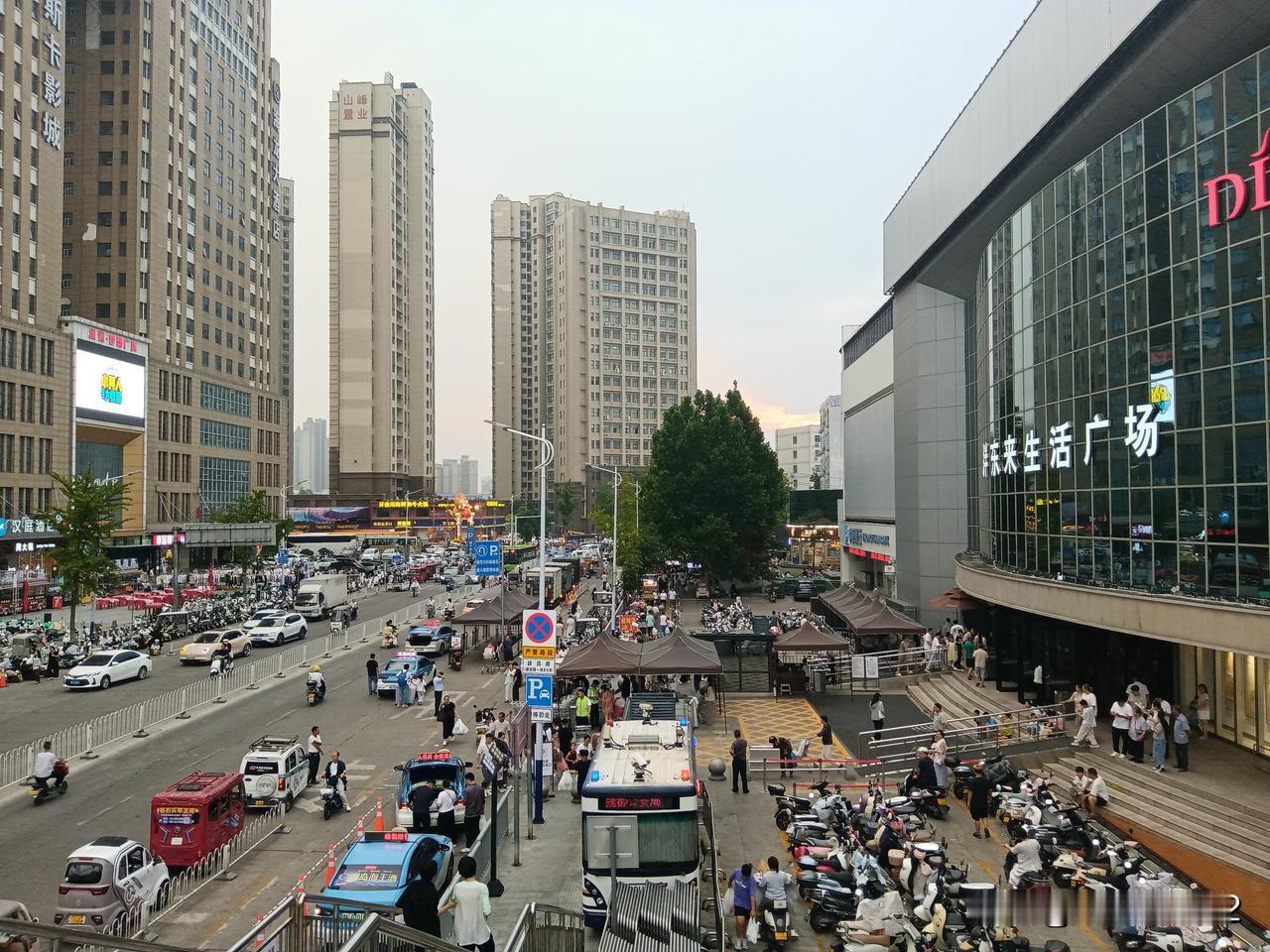 亲历许昌于东来多家门店，处处火爆，没有秘诀，为何却无人能复制？
今天逛了胖东来的