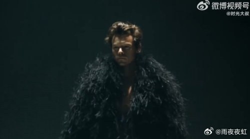 HarryStyles新专辑封神 新专全程无尿点！动感节奏搭配神仙嗓音，复古氛围