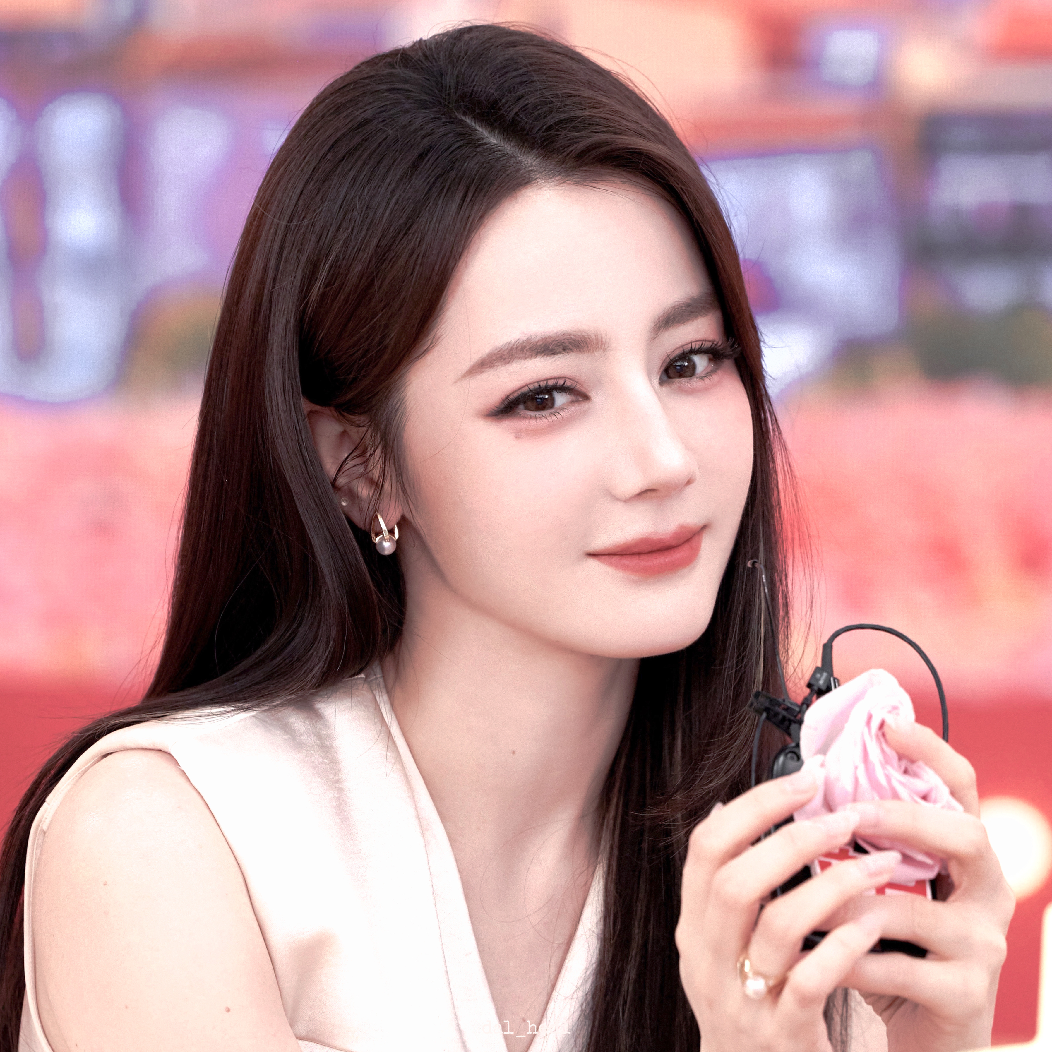 在你心里 我还如初见时那般可爱吗...ㅠㅠ🤍 