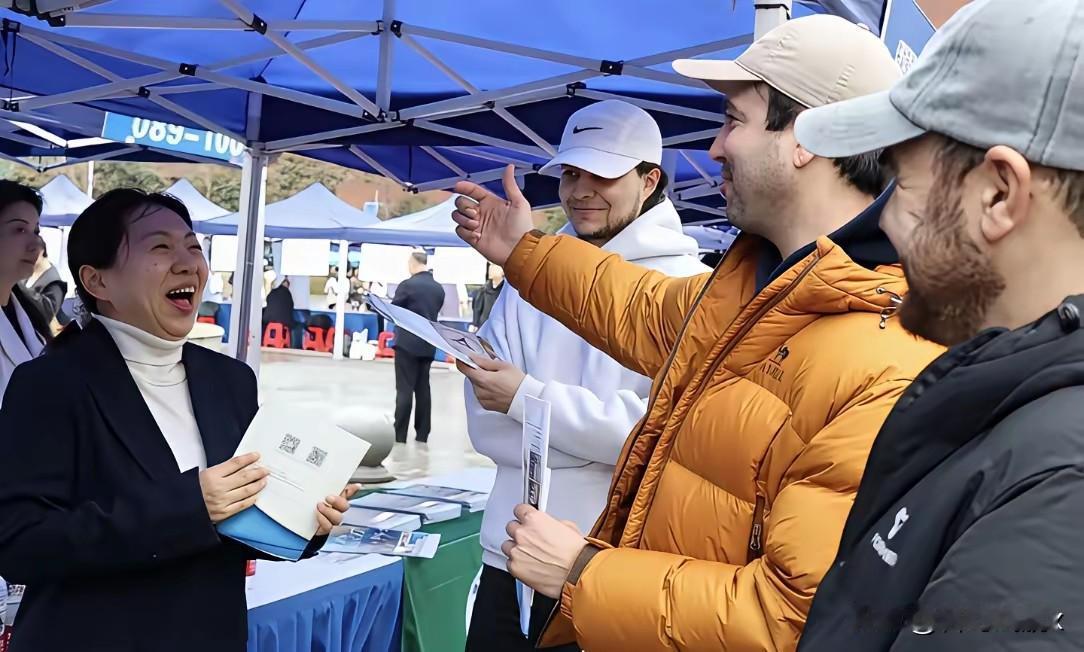 人社部的规定写得明明白白，外国人来华就业，前提是国内实在找不到合适的人。

宁波