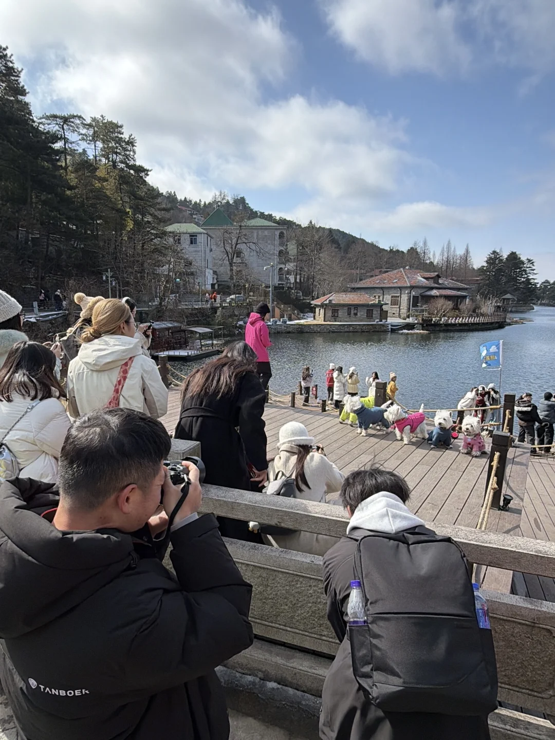 在庐山偶遇西高地旅行团！