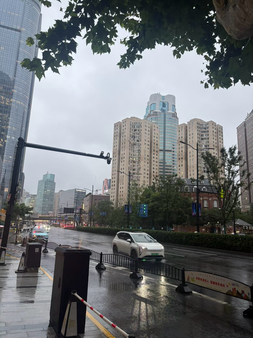 可以的，我以为停着的那辆车是我打的，跑过去发现上错被轰下来了我上车问他为啥本来已