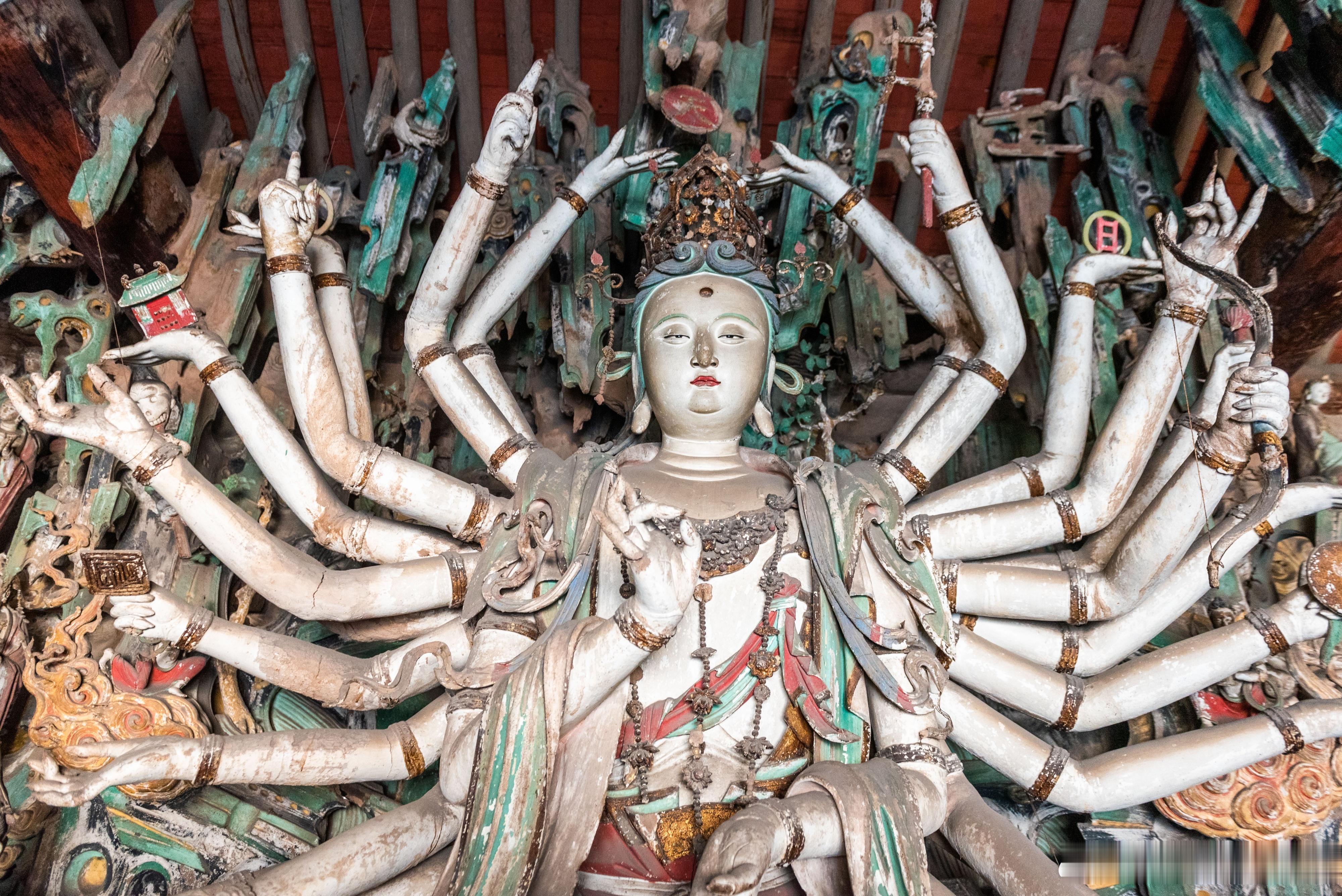 山西双林寺——探寻东方彩塑艺术的宝库说起山西平遥的双林寺，大家可能不太熟悉，但它