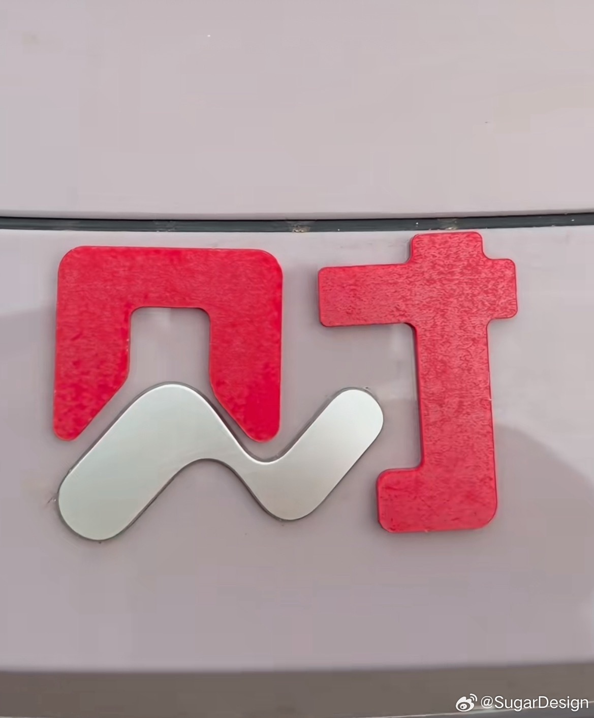 乐道这个logo车贴设计师得加鸡腿啊来财！