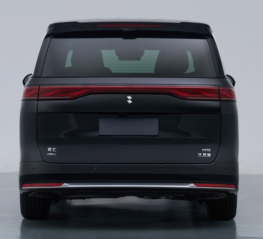 比亚迪又弄了个新品牌，叫领汇，瞄准B端市场。日前，工信部第403批《道路机动车辆