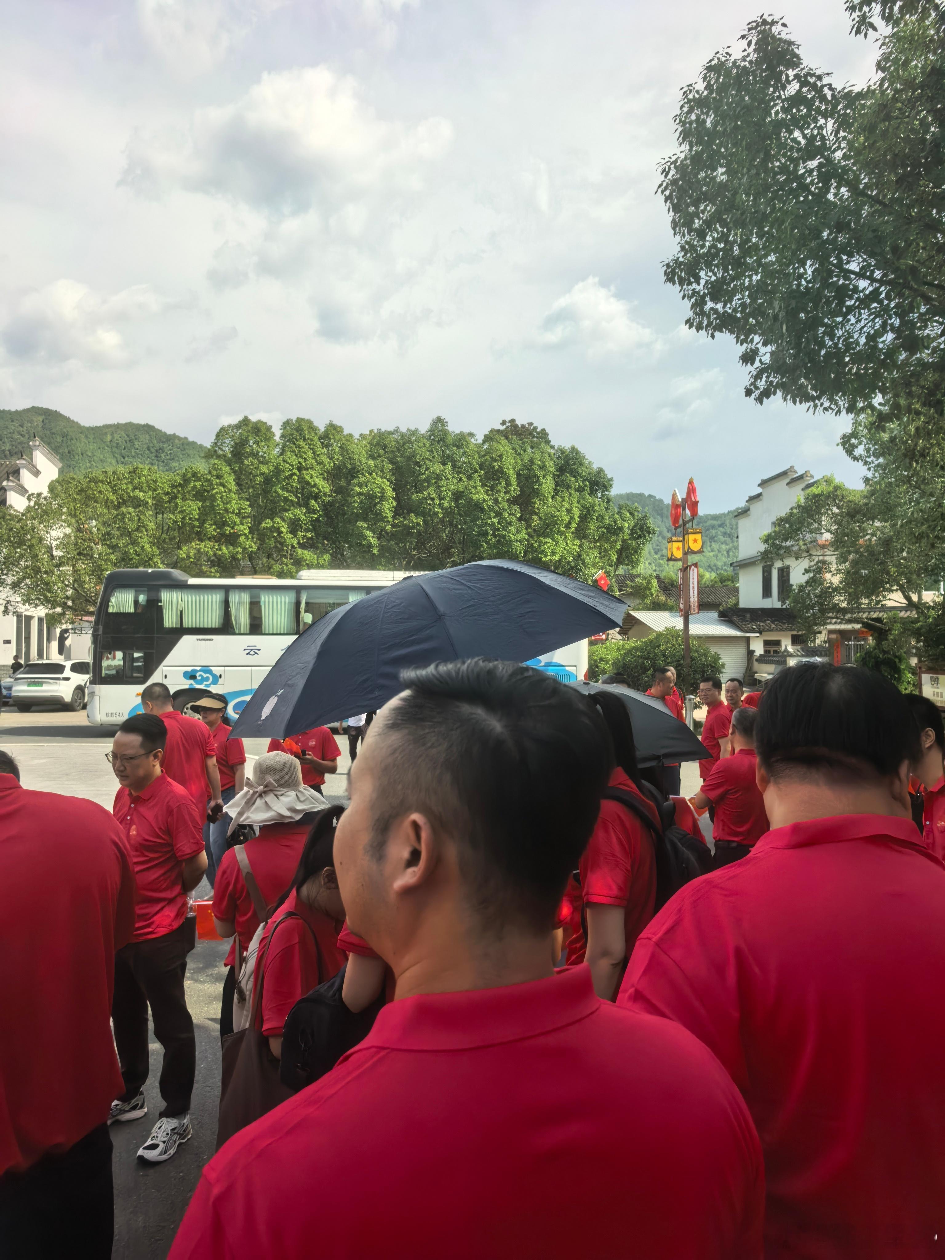 来参加长征 90 周年，学习长征精神做好自己，磨练奋斗，才能赢得最后的胜利