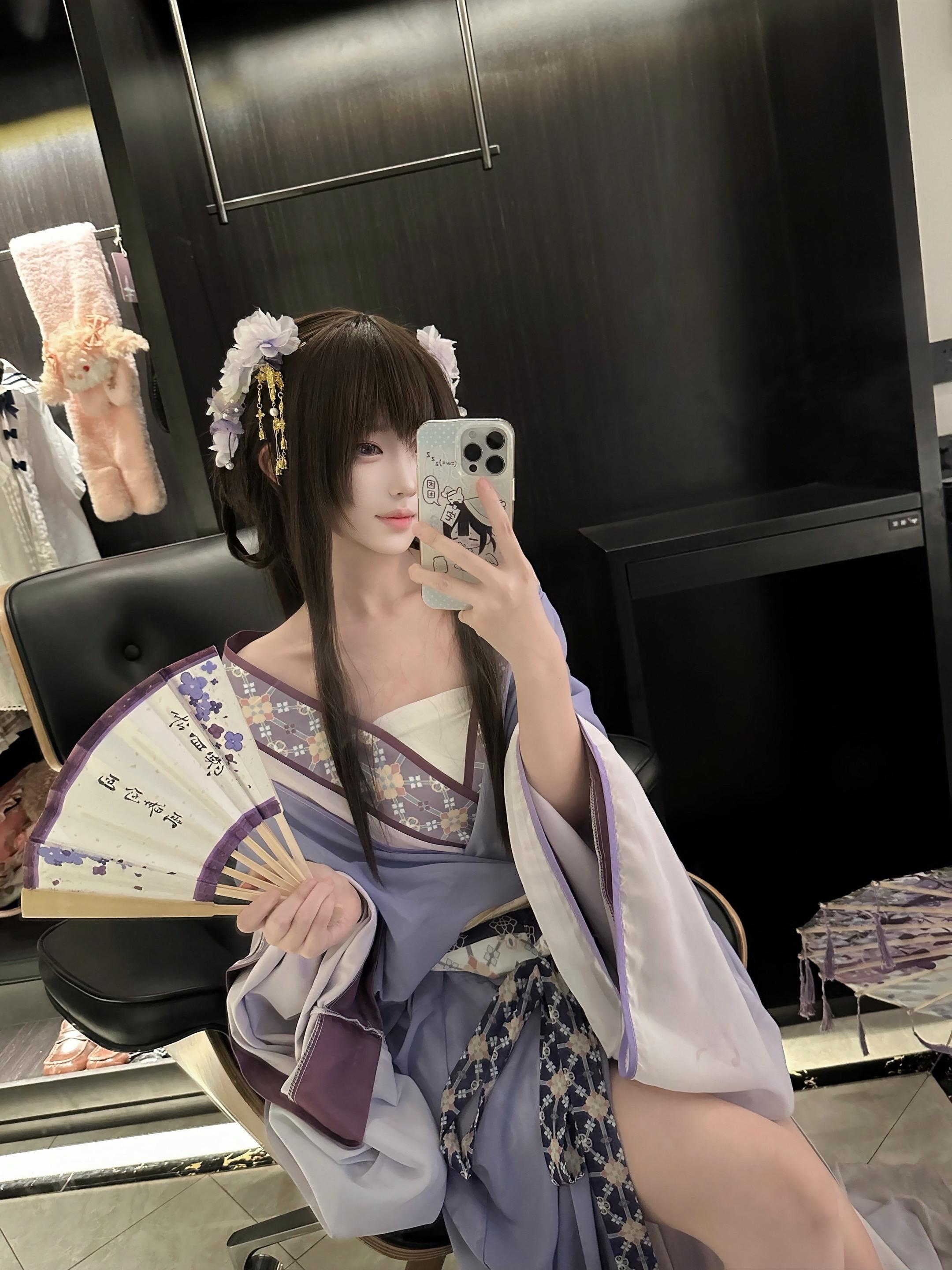 曲有误，周郎顾。