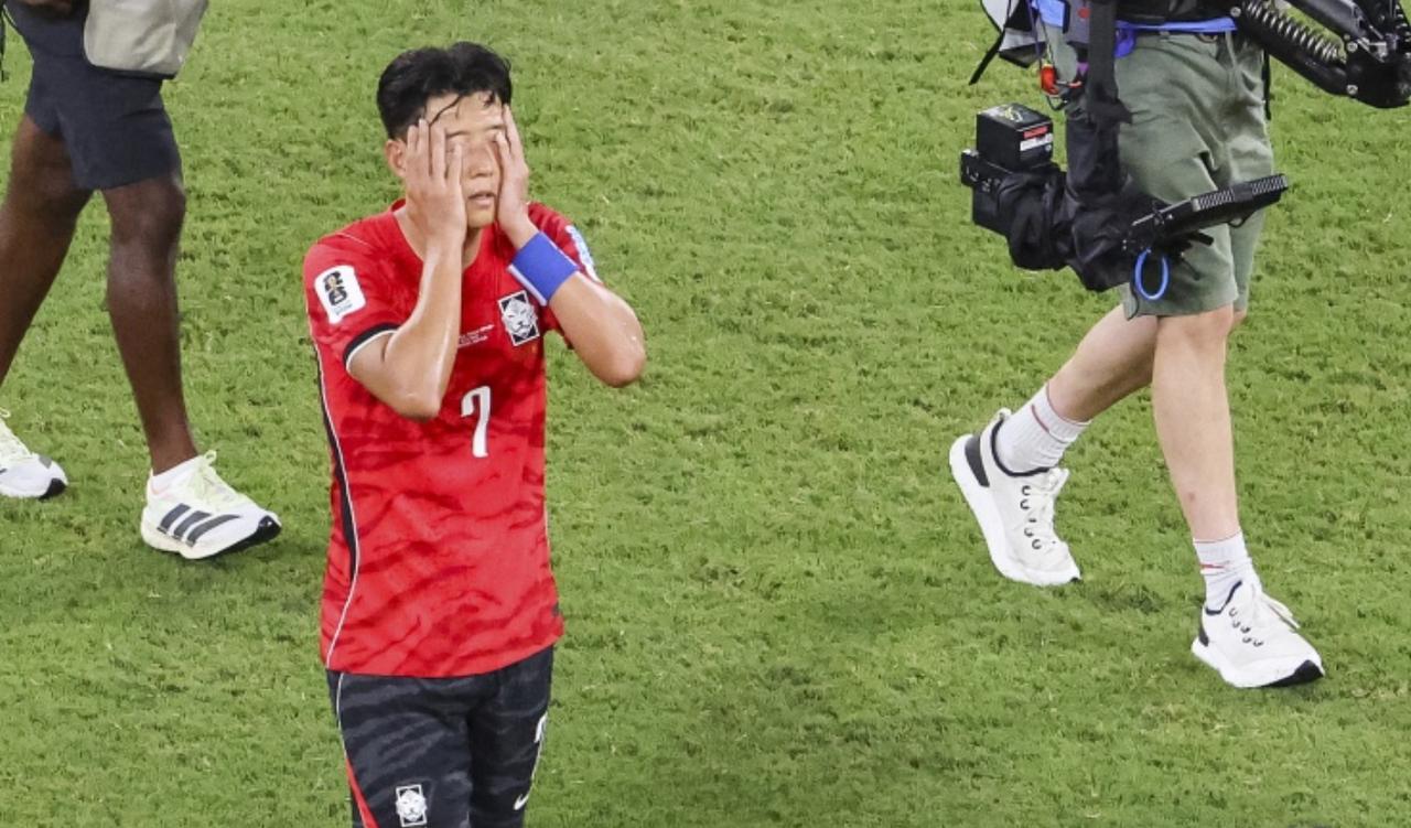 3分在手，命在别人手里，韩国队把世界杯踢成了奥数题，解题思路全看隔壁场的眼色
