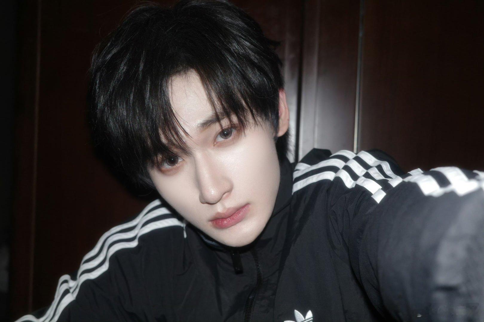 余宇涵无畏契约巅峰高校赛余宇涵官宣无畏契约巅峰高校赛从直播“打瓦”到正式赛场，余