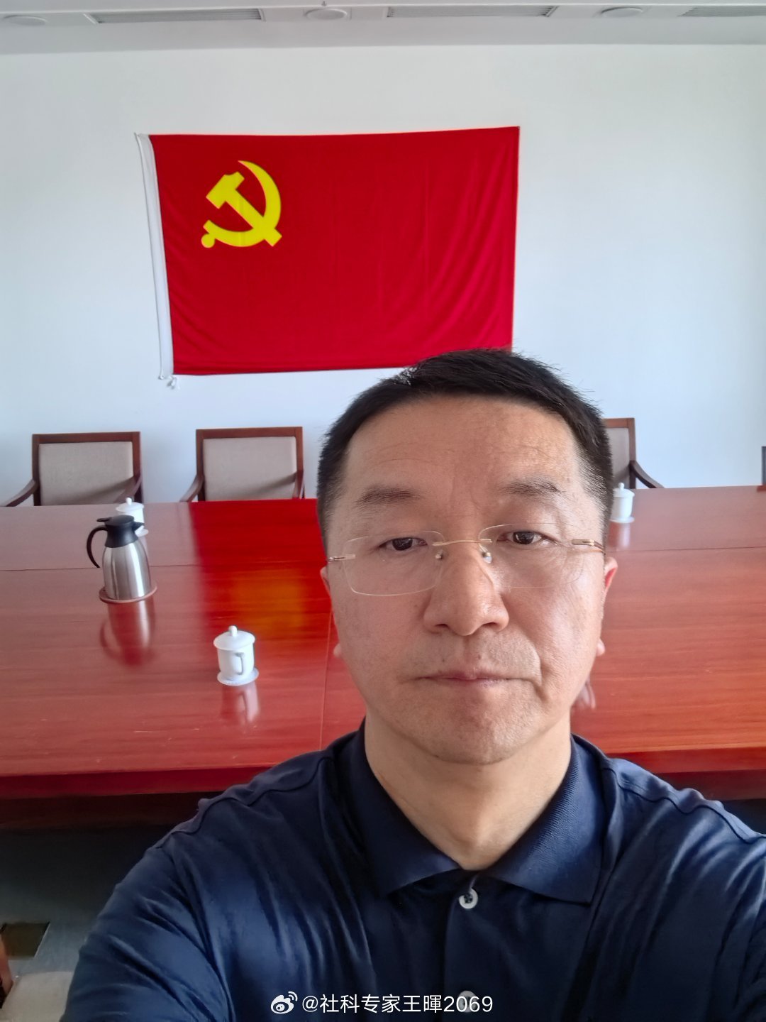 2026.6.17日晚上18点，王晖评审完项目回到母校吃晚饭，饭后骑人大红共享单