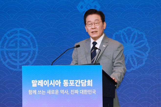 Lisa被韩国总统李在明提及为韩国-东盟联系的象征之一。李在明特别提到了出生于泰