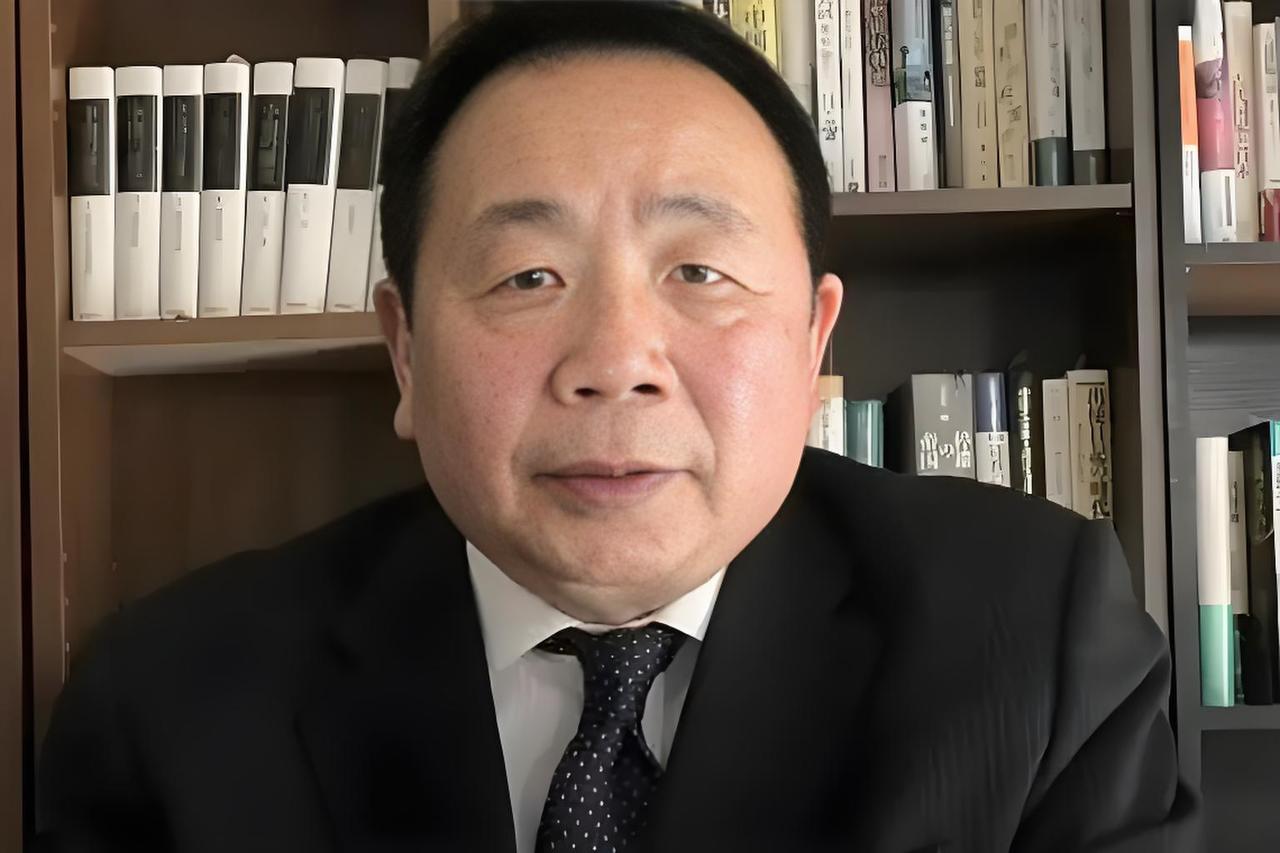 石平这结局就是自作自受！家庭惨状令人唏嘘：父母早已去世，母亲临终前不愿要他寄来的