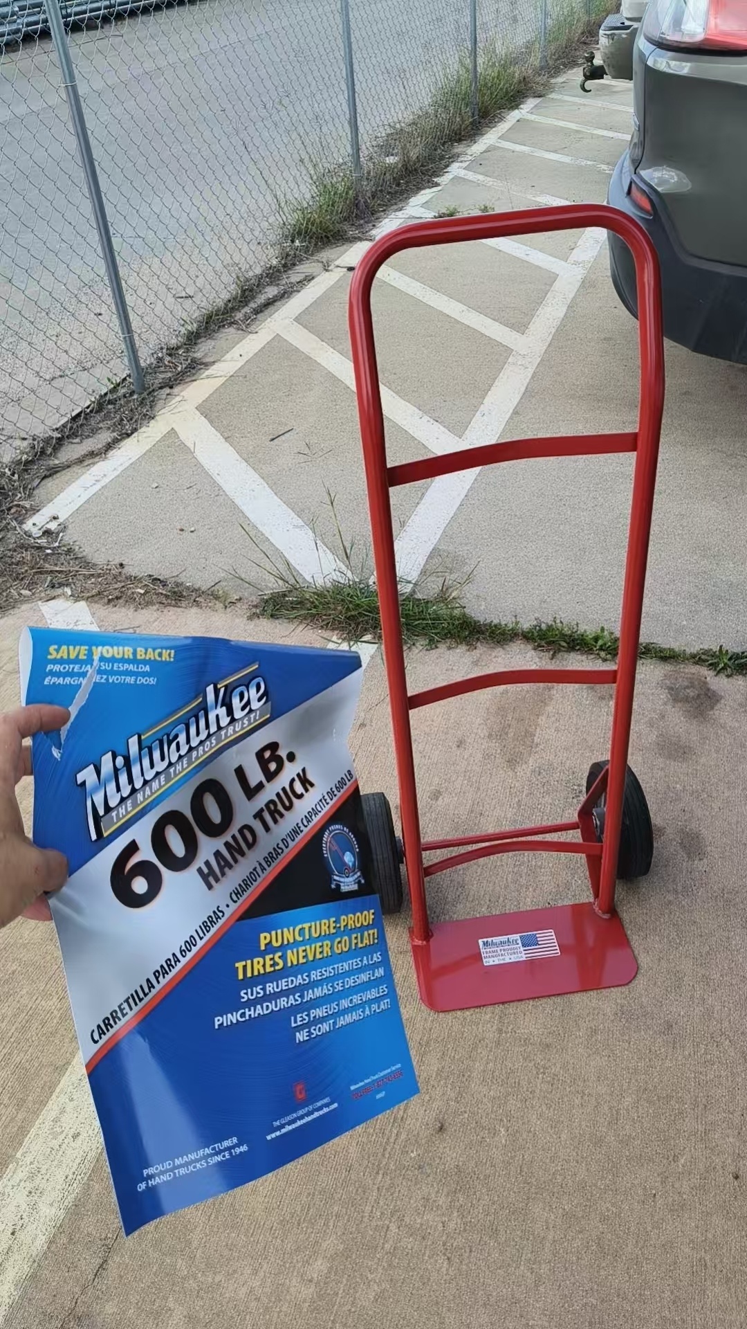 老夏在美国买的手推车，100 美金，美国制造 