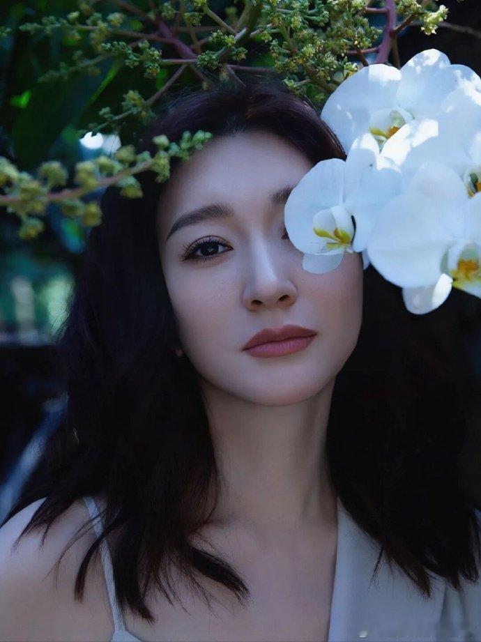 李小冉第一个选徐洁儿 组队环节李小冉果断首选徐洁儿，两人搭档一定超有看点！乘风2