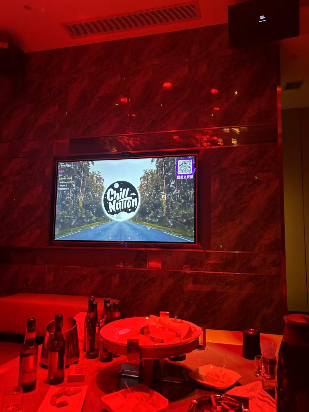 允许一切发生这个世界上,没有好坏,没有对错,只是大家处在不同的频率,允许自己做自