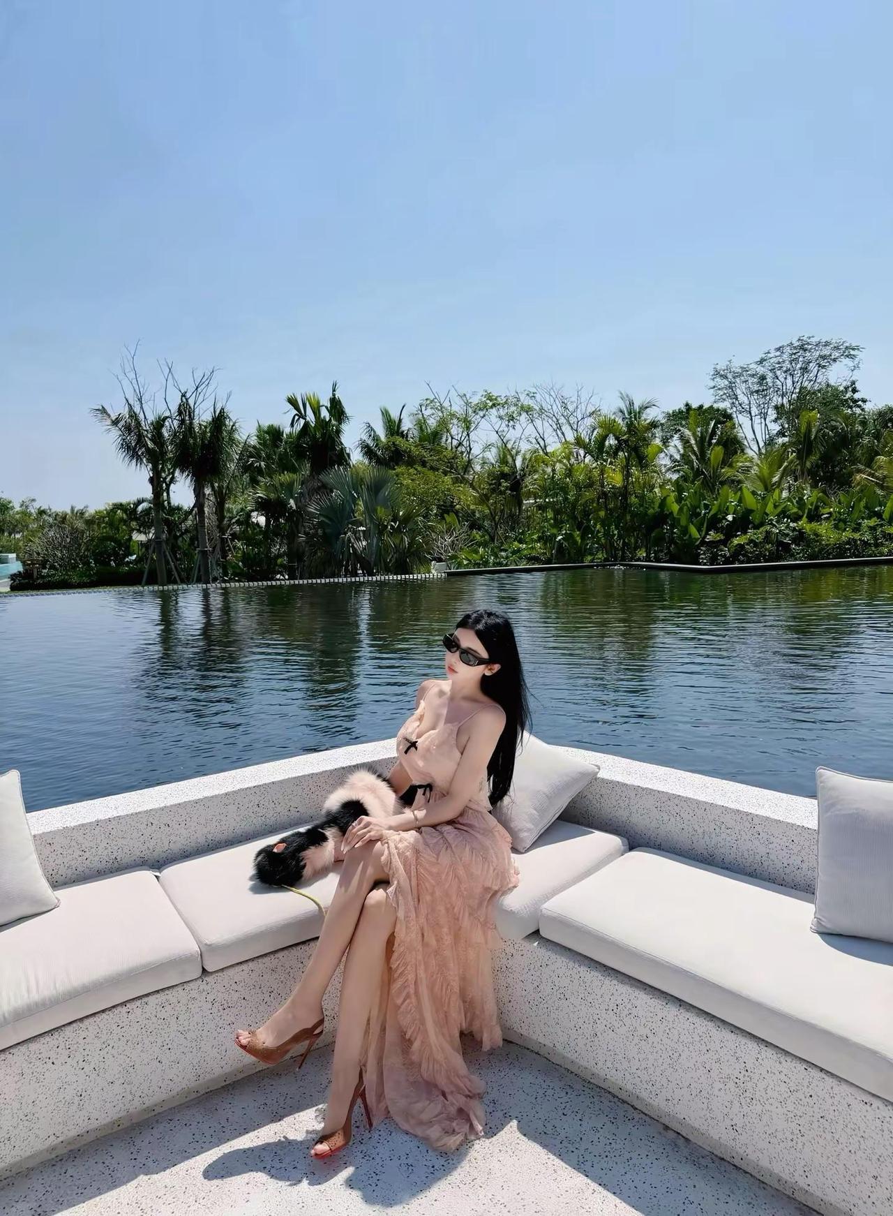 你这么漂亮不要总是悲伤 自由洒脱是我喜欢的生活方式 我爱我的鲜活 穿搭分享 穿搭