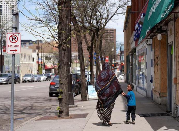 简直刷新三观！ 最近美国卫生与公共服务部突然发通知，把给明尼苏达州的所有儿童保育