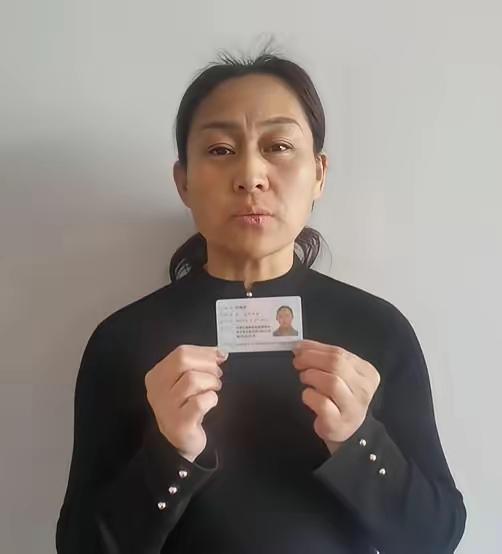 45岁就老成这样？山西这个当妈的，第一眼我差点没敢认！

她叫杜艳萍，山西原平人