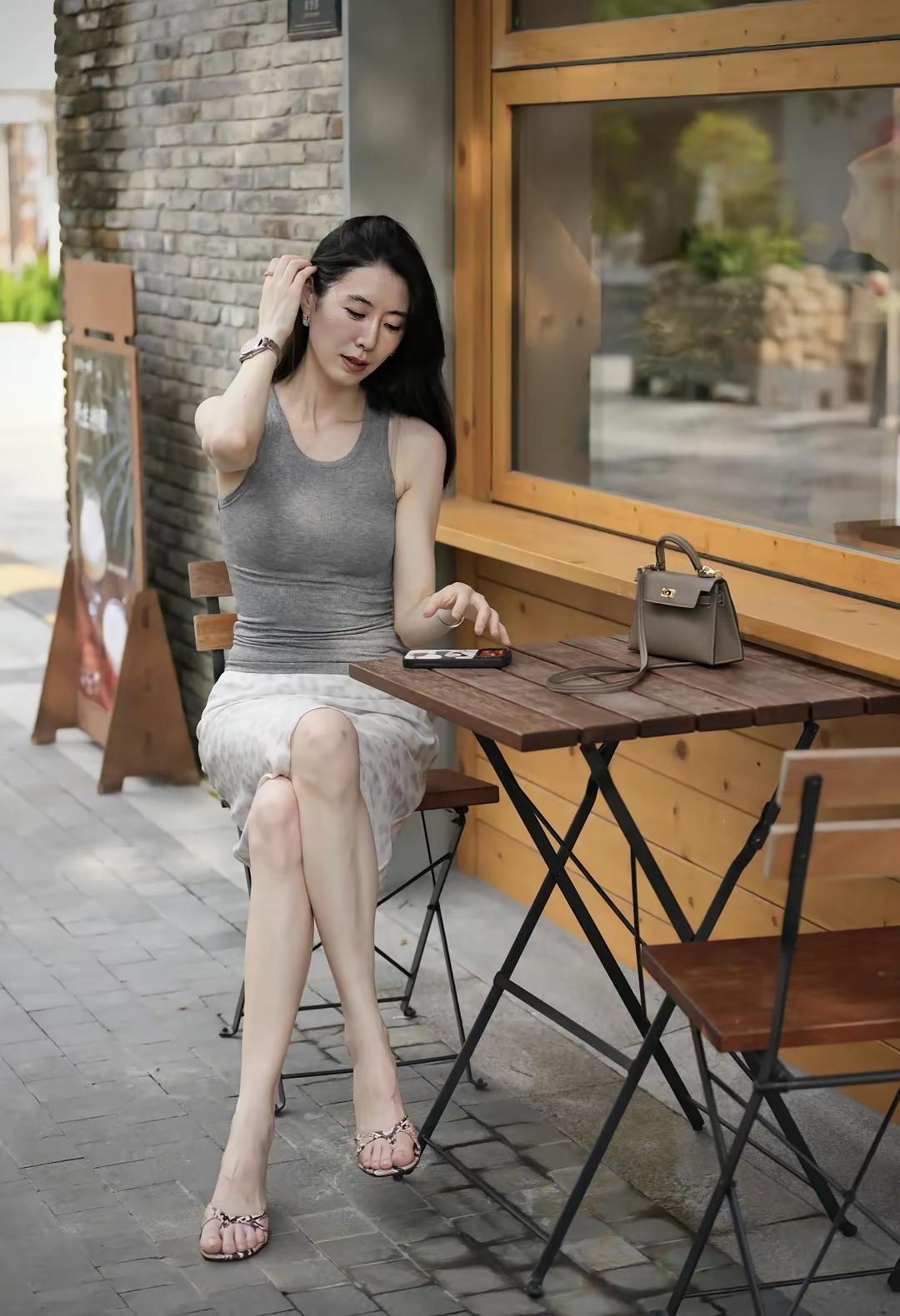 走着走着就走到了无人问津的年龄