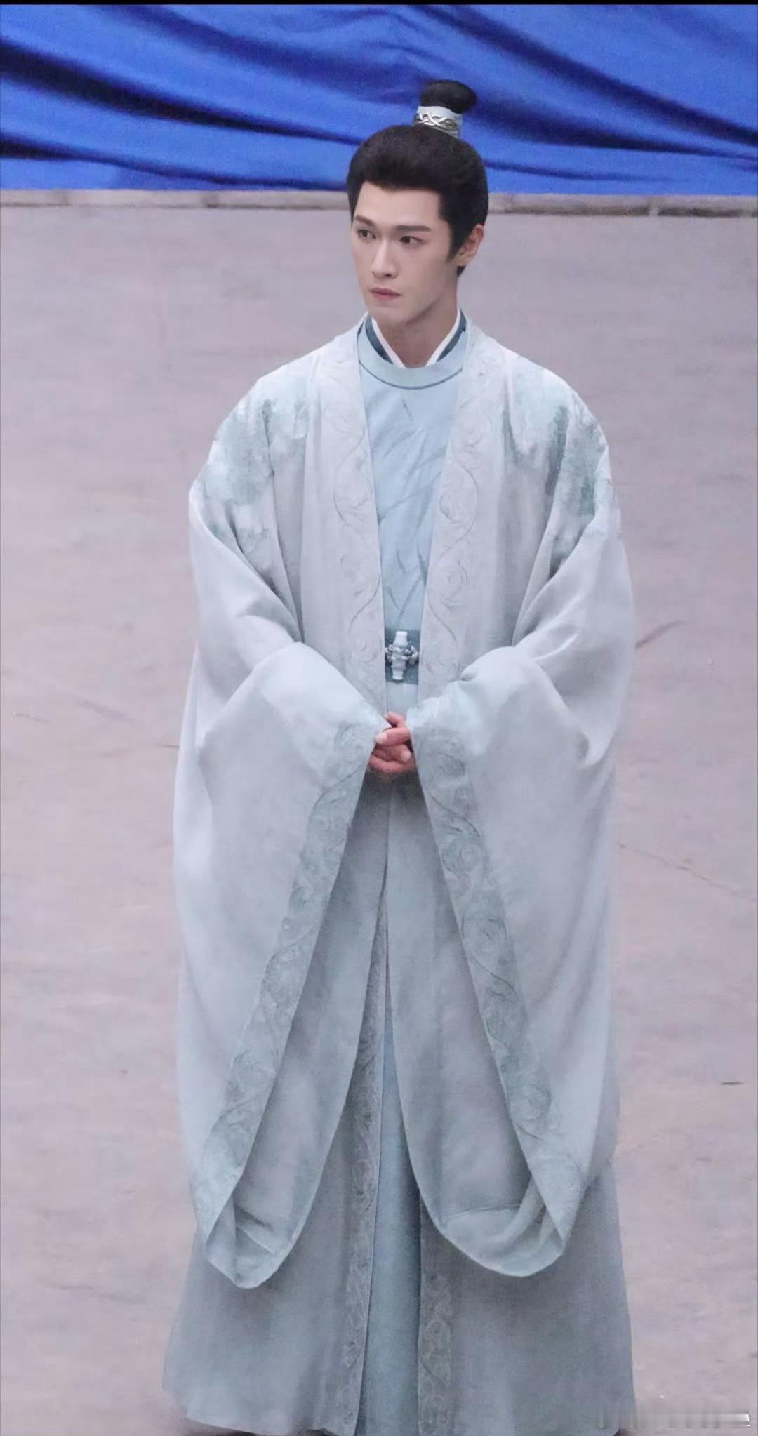 尚公主真的感觉没啥钱[笑cry]四方馆都比这服化好 ​​​