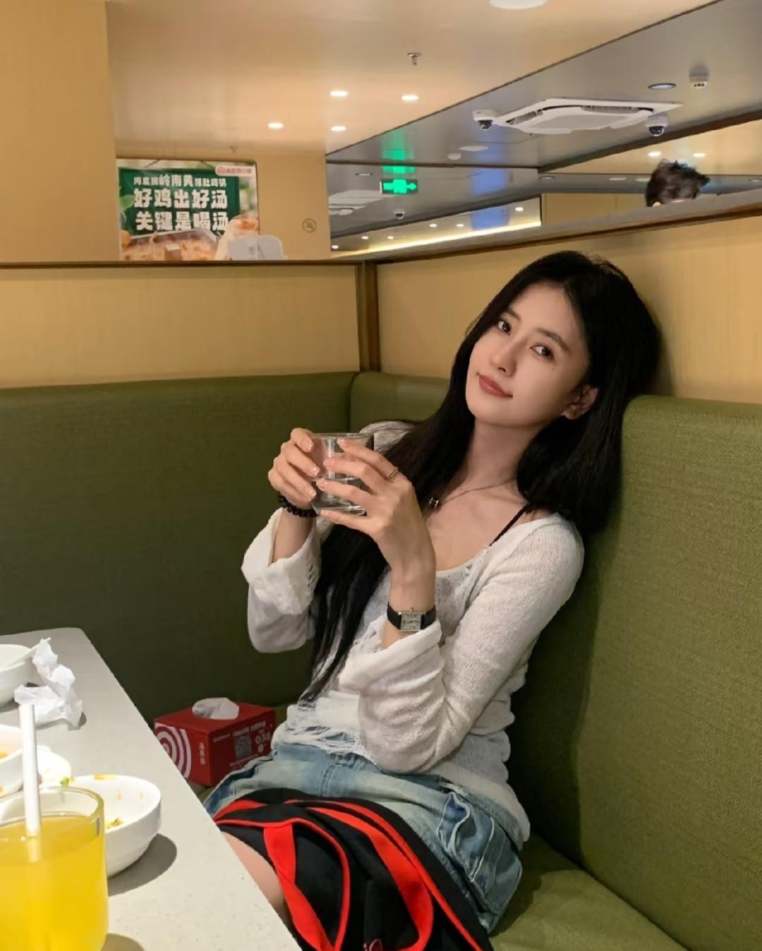 扎心了，
突然明白了我一事无成窝窝囊囊的现状是为啥导致的了，
真的就是因为“活在